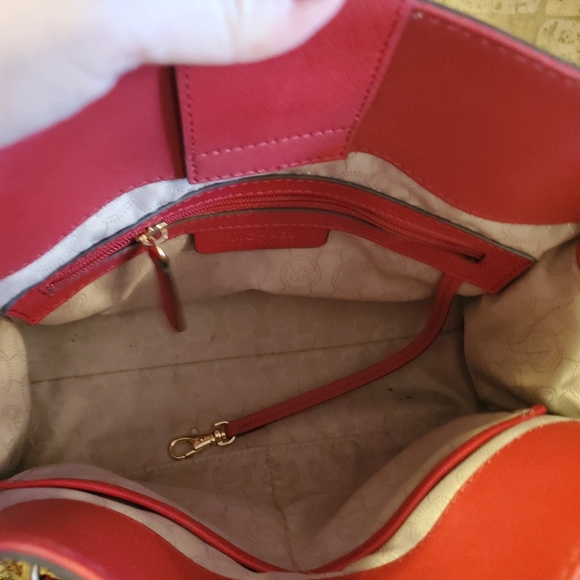 Tote - Picture 6 of 7